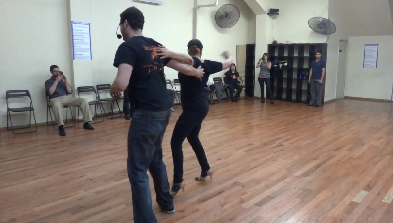 Salsa Lessons in Williamsburg - Nieves Latin Dance Studio