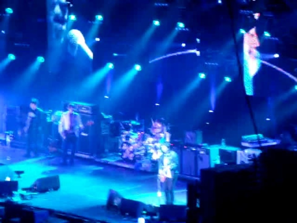 Oasis - The Importance of Being Idle