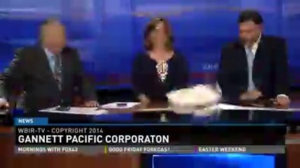 Priceless-Awkward-moment-of-the-year-Two-cute-little-bunnies