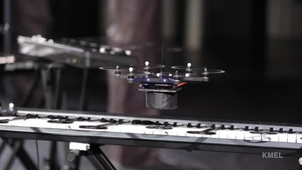 Des drones jouent de la musique
