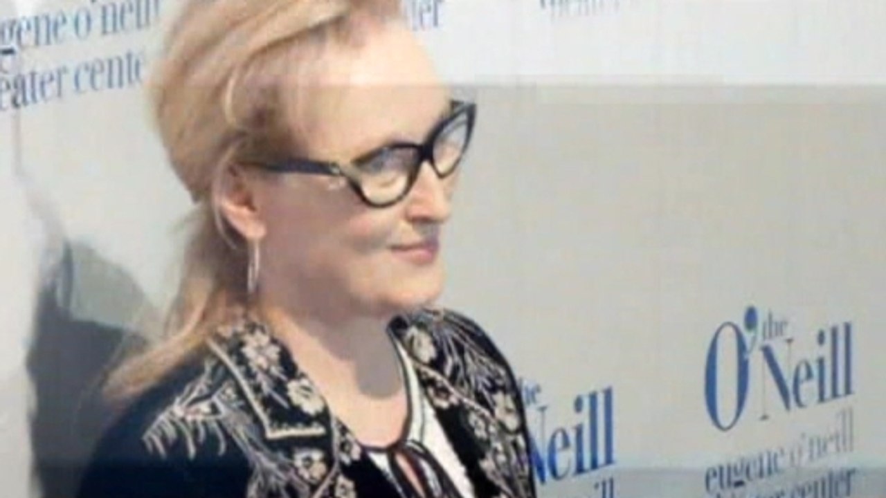 Streep honored, Lorde postpones concerts