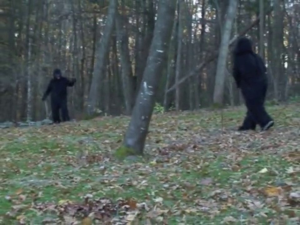 HORSESHOE PLAYING HUMANOIDS CAUGHT ON VIDEO