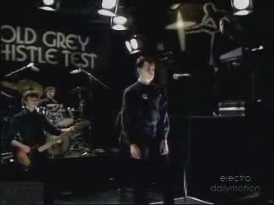 TUBEWAY ARMY - DOWN IN THE PARK (LIVE)