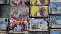 Vaticano rechaza críticas a Juan Pablo II