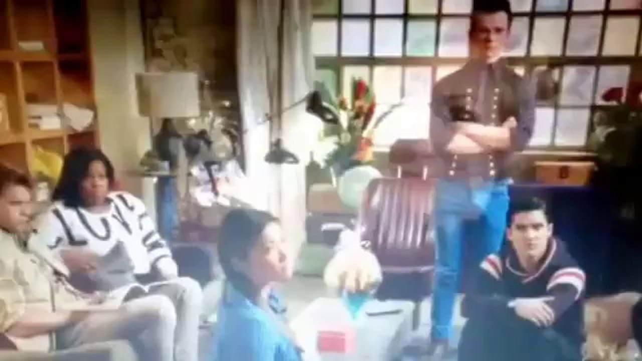 Glee 5x17 Sue Arrives to NY _ Tells Rachel is Going to Choke Scene