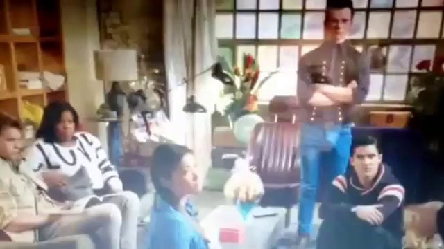 Glee 5x17 Sue Arrives to NY _ Tells Rachel is Going to Choke Scene