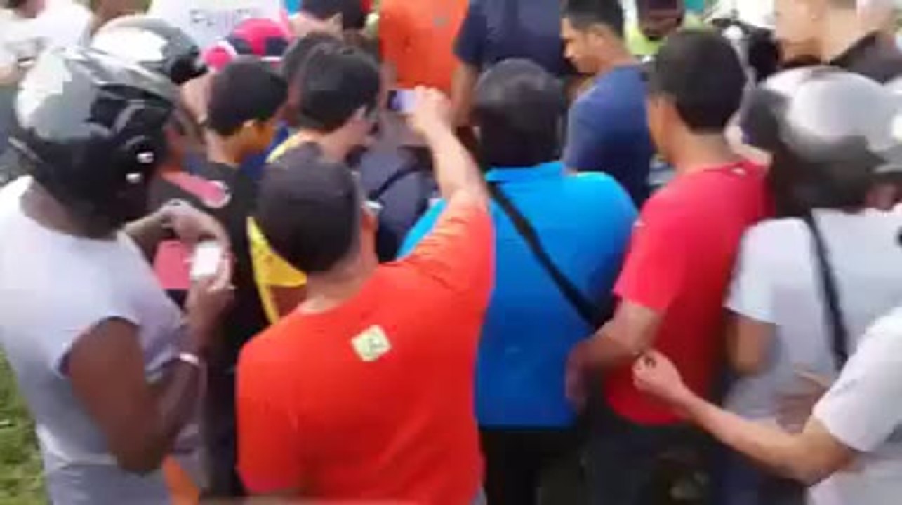 Snatch Thief Beaten!