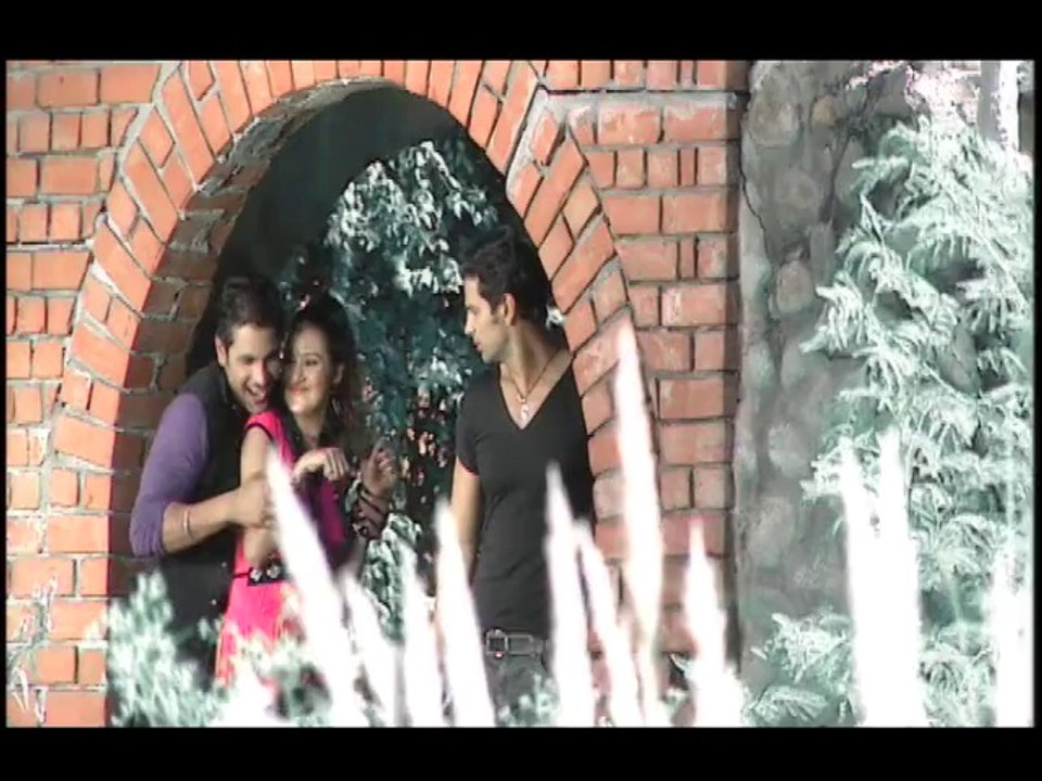 Miss Pooja & Amrit Brar | England | Sunady nu (Official Video) Album :[Decision] Punjabi hit Song 2014