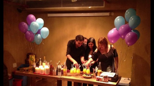 סדנאות יין | חוגי בית למסיבות | הרצאות לאירועים | פעילויות גיבוש לעובדים | זיו מנור 052-245-7843