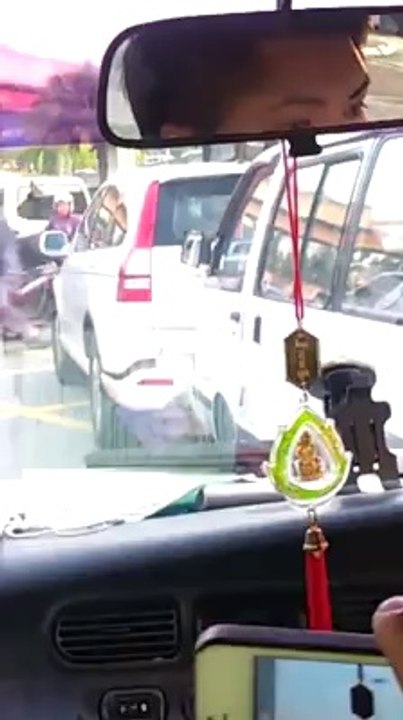 Brainless Driver - Nissan VS Honda