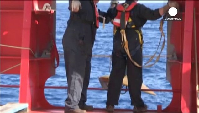 Aereo scomparso, ricerche sospese e resti a sud