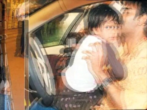 Star’s kid’s selfie obsession- After Jhanvi Kapoor, now it’s Nysa Devgan