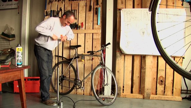 Atelier d’auto-réparation de vélos à Montreuil