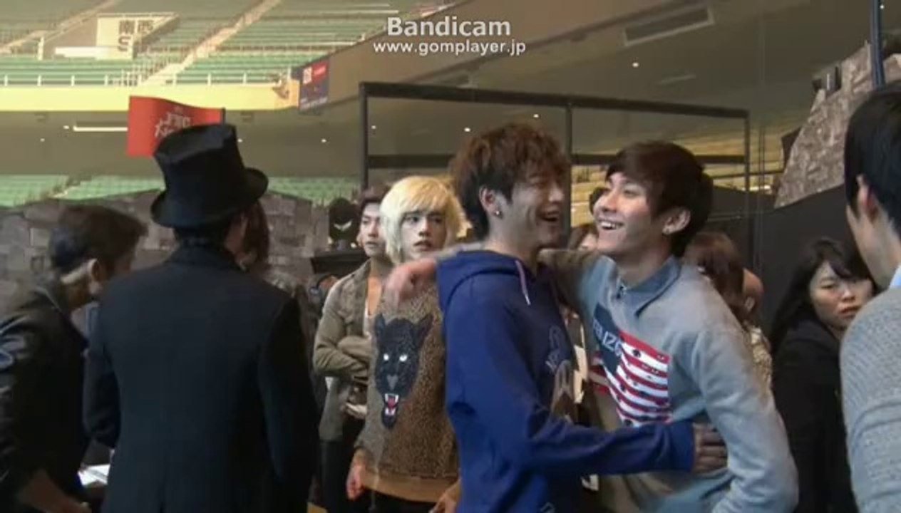 140423  backstage