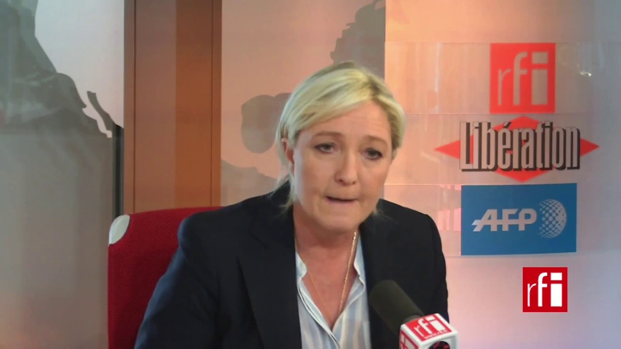 Marine Le Pen : "Laurent Fabius est un servile laquais"