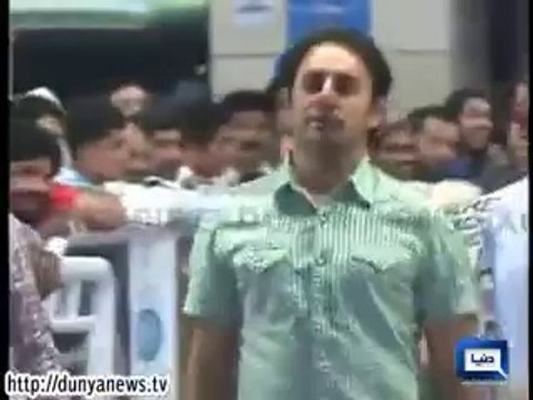 Insult of Mohammed Hafeez on Airport Lahore Pakistani Scandals