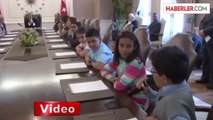 Cumhurbaşkanı Gül Öğrencileri Kabul Etti
