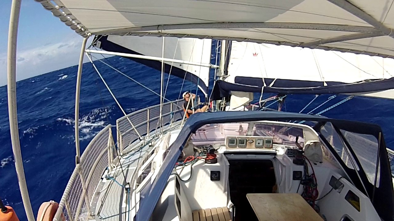 A l'avant du bateau