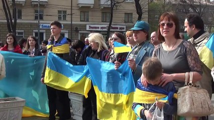 Pro-Kiev protesters in Mariupol call for unified Ukraine