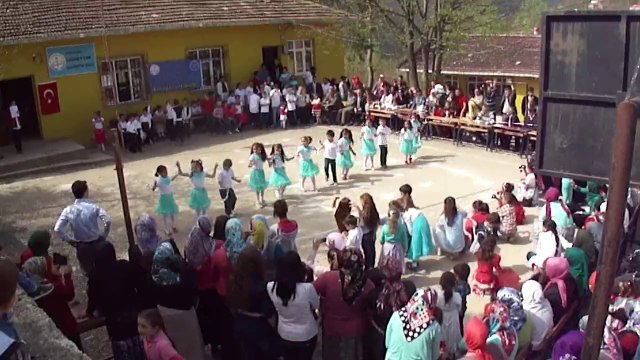 GÜNEYCİK iLKOKULU 23 NİSAN GÖSTERİSİ 2 A
