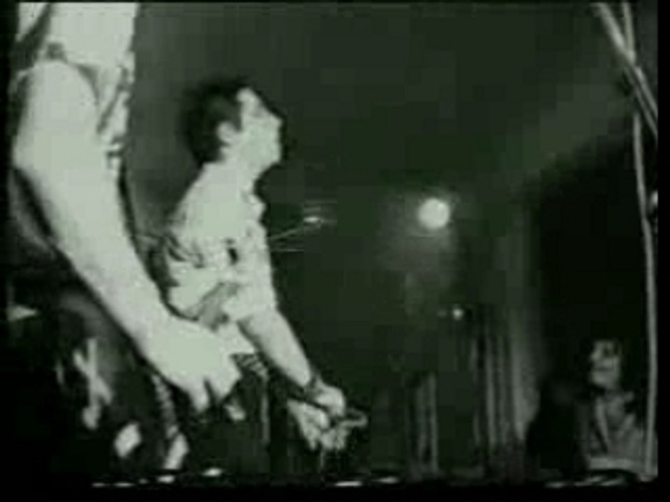 Les Cadavres - Salope Les Keufs (Live)