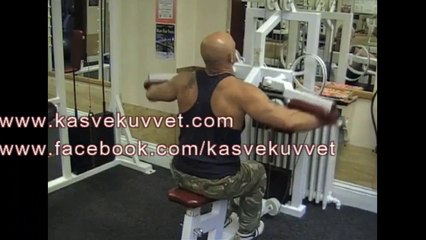 Machine Lateral Raise