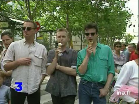 Cent mariés dans les rues de Montmartre