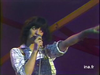 Anne Lorric "En prenant Julien par la main"