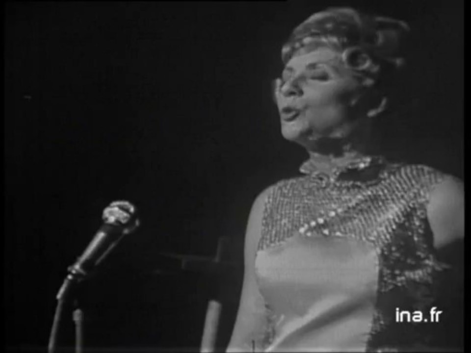 Annie Cordy "Petite fleur"