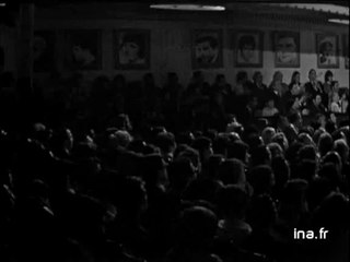 Jean-Claude Pascal chante "La chasse aux papillons"