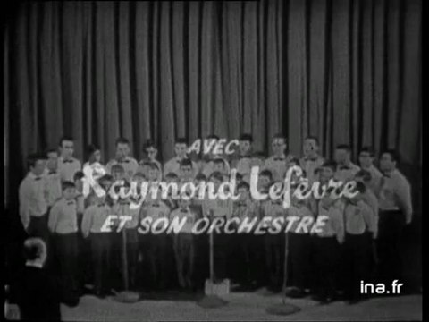 La chorale des petits chanteurs d'Estampuit Mon village sous la neige