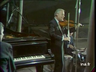 Stephane GRAPPELLI au violon