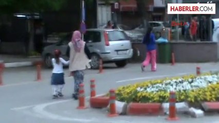 Minik Elvan Ağlayarak Geldiği Hastaneden Gülerek Çıktı