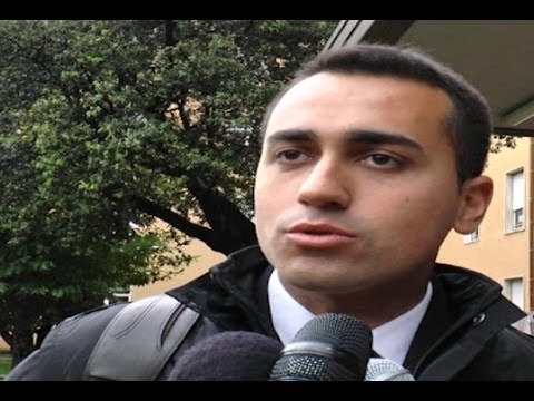Napoli - Cardarelli, Di Maio incontra i lavoratori: Disastro di Caldoro e Lorenzin -1- (23.04.14)