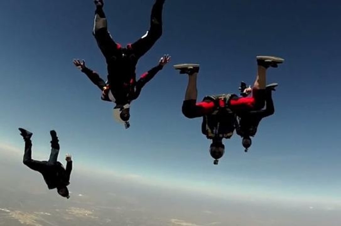 TrackDayz - Skydiving tricks
