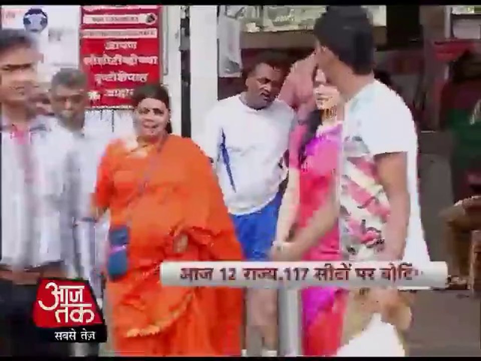 Rashmi Thakrey took blessings for her husband
