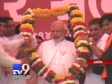 Modi starts Gujarat poll campaign with Congress bashing - Tv9 Gujarati