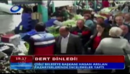 Çiğli Bld.Bşk.Hasan ARSLAN pazaryerlerinde incelemelerde bulundu.Haberi 22.04.2014