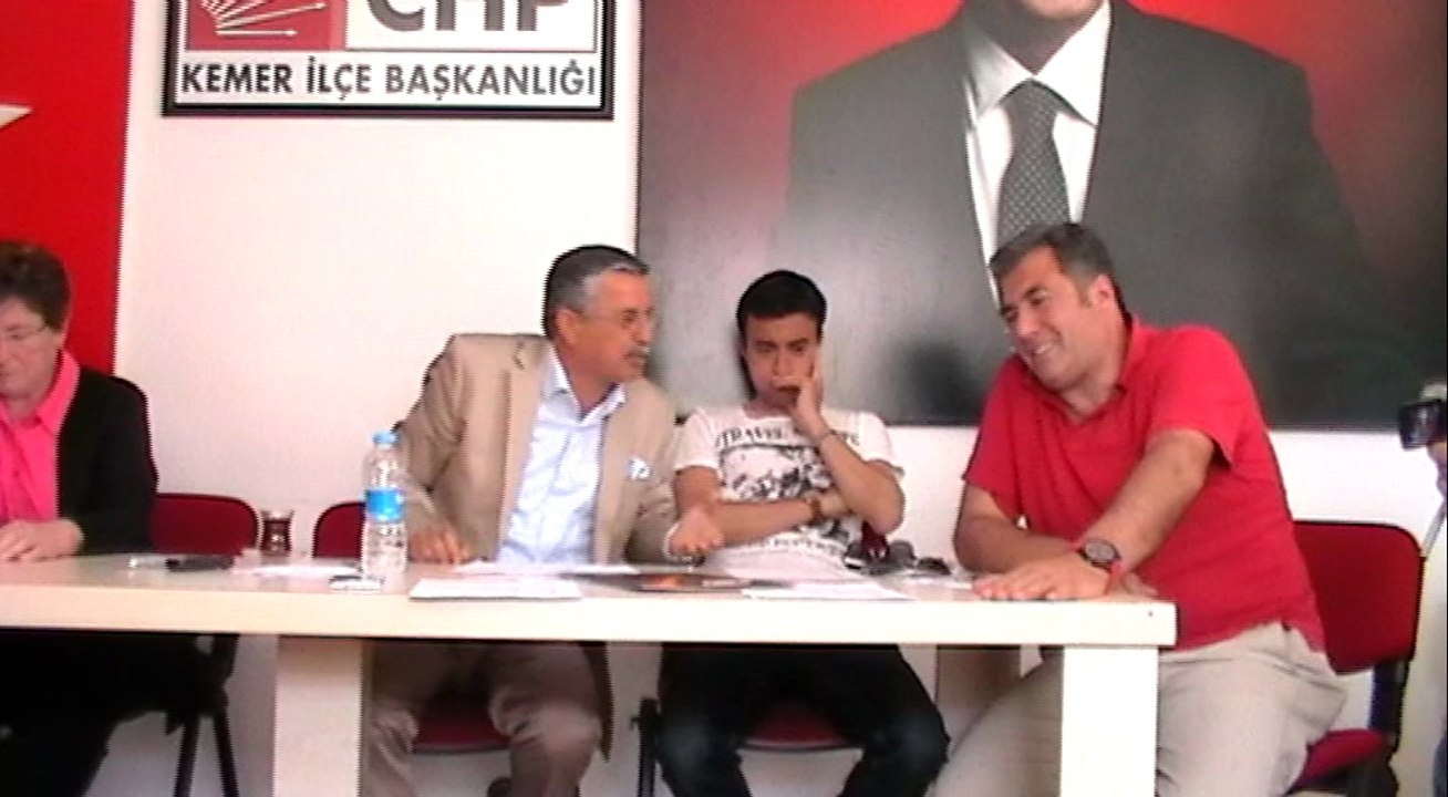 GÖYNÜK ESKİ BELEDİYE BAŞKANI NECATİ TOPALOĞLUNU BASIN TOPLANTISı-2