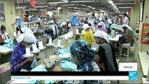 REPORTAGE - Vidéo : les ouvriers du textile au Bangladesh toujours en danger