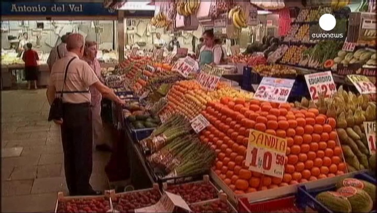 Spanish economy accelerates, Madrid's borrowing costs hit new lows