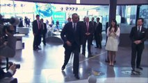 VIDÉO - Les jongles de Barack Obama avec un robot japonnais
