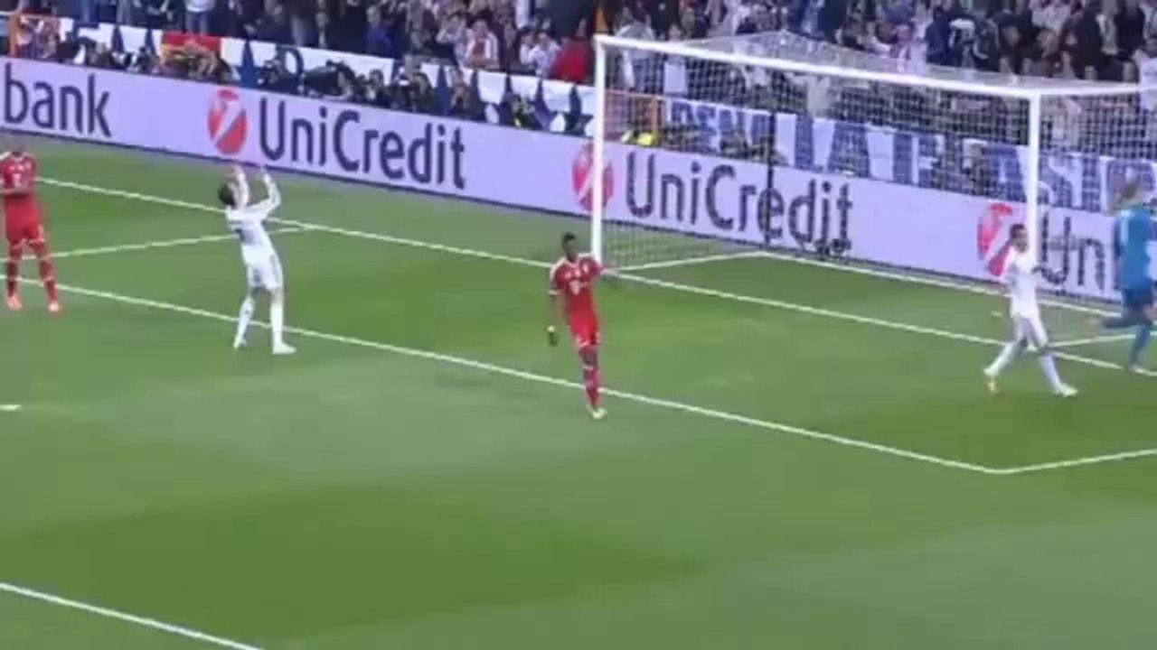 Cristiano Ronaldo Incredible Miss ~ Real Madrid vs Bayern Munich ( UCL ) 23042014 HD