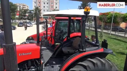 Şanlıurfa'da 132 Çiftçiye Traktör