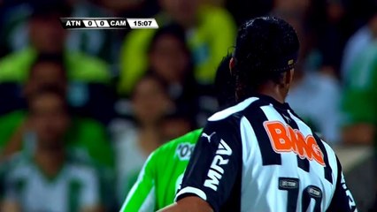 Copa Libertadores - Ronaldinho hace de las suyas