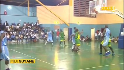 basket Cosma-Montjoly