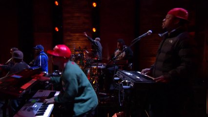 Snoopzilla & Dam-Funk "Faden Away" Live @ TBS "Conan", 12-09-2013