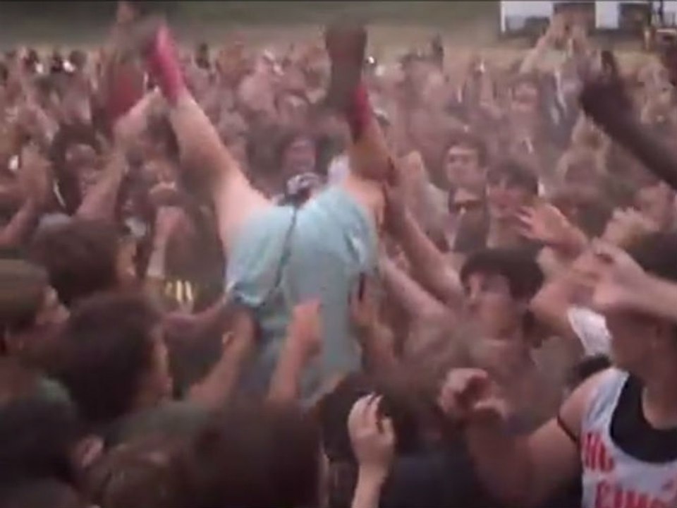 Crowd Surfing Yapayım Derken Dünyası Şaşan Katy Perry