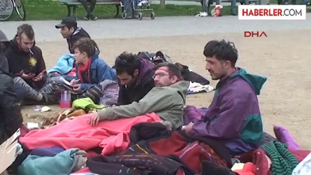 Berlin'de Mültecilerin Açlık Grevi Devam Ediyor