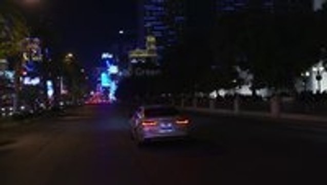 Cars that drive in sync with traffic lights